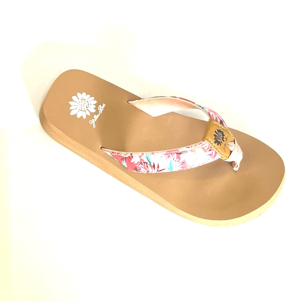 Yellow box kids flip flops FLORISA2. Toast medium width New in box